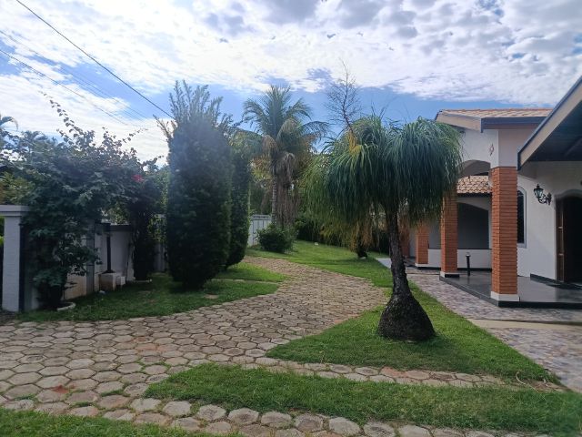 Casa com 2850m² 3 quartos e 4 banheiros, para alugar, no bairro  Jardim Botânico em São Pedro