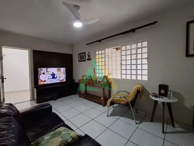 Casa com 202m² 4 quartos e 3 banheiros, à venda, no bairro Jardim Áurea em Mogi Mirim