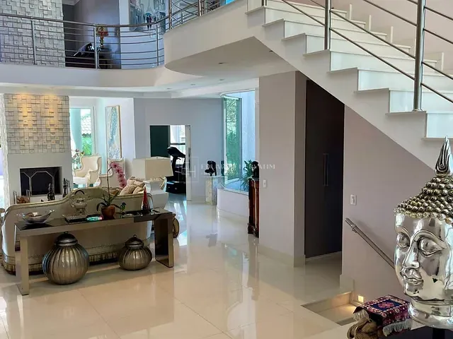 Casa 4 quartos e 9 banheiros, à venda, no bairro Quinta das Paineiras em Jundiaí
