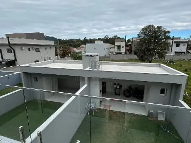 Casa 3 quartos e 2 banheiros, à venda, no bairro Ingleses do Rio Vermelho em Florianópolis