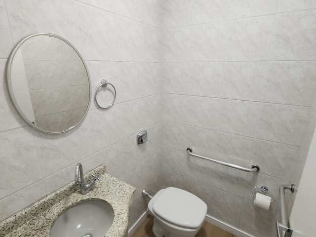 Casa 3 quartos e 4 banheiros, para alugar, no bairro Centro em Pomerode