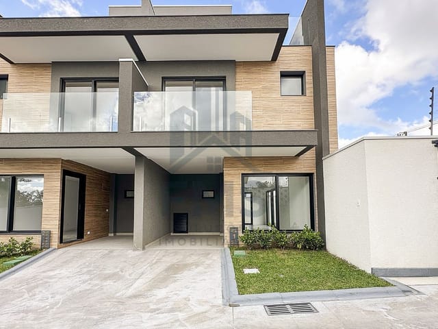 Casa 3 quartos e 3 banheiros, à venda, no bairro Santa Felicidade em Curitiba