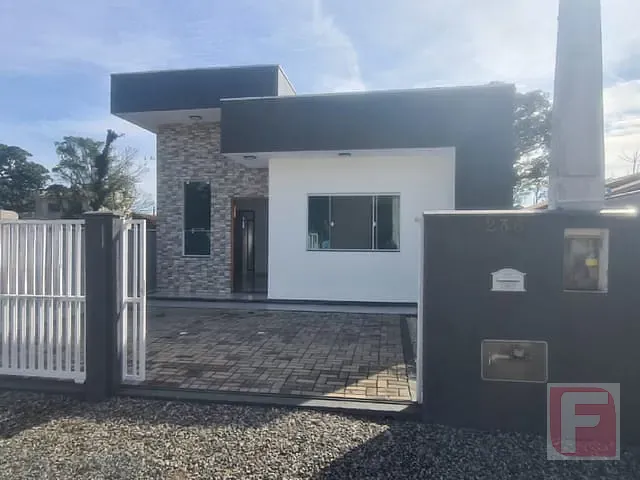 Casa 3 quartos e 2 banheiros, à venda, no bairro Itapema do Norte em Itapoá