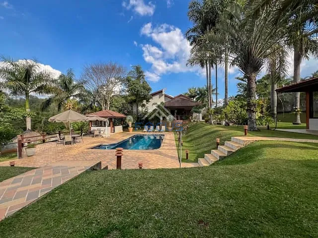 Casa com 6464m² 4 quartos e 10 banheiros, à venda, no bairro Vila Maringá em Jundiaí