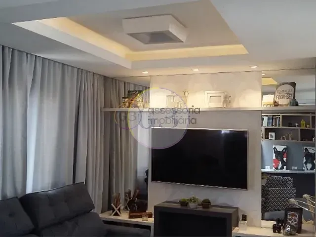 Casa 2 quartos e 2 banheiros, à venda, no bairro Centro em Pelotas