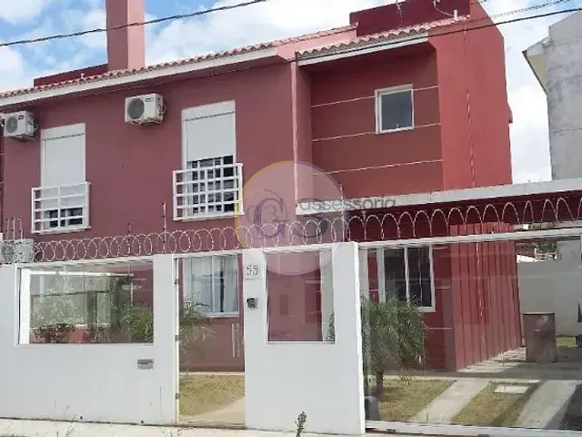 Casa 2 quartos e 2 banheiros, à venda, no bairro Centro em Pelotas