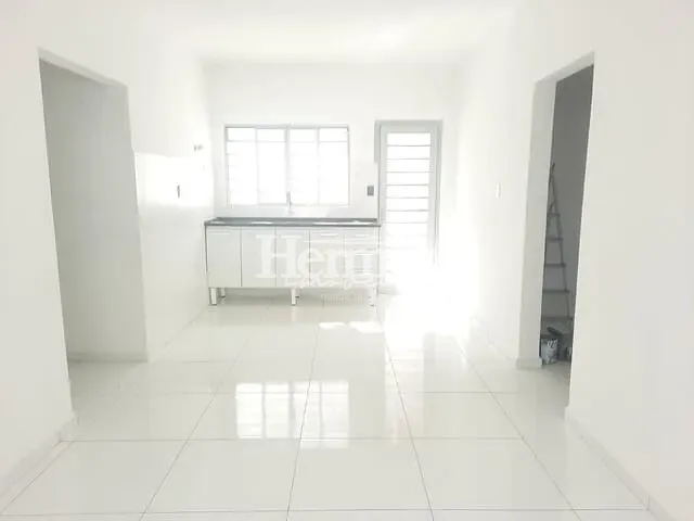 Casa com 150m² 2 quartos e 1 banheiro, para alugar, no bairro Vila Bressani em Paulínia
