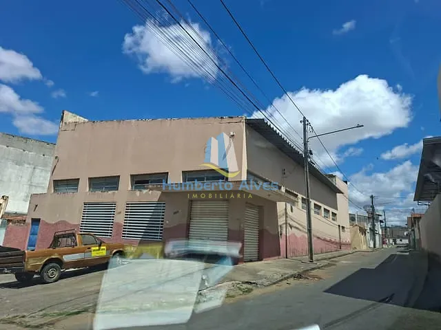 Casa com 141m² 3 quartos e 1 banheiro, à venda, no bairro Alto Maron em Vitória da Conquista