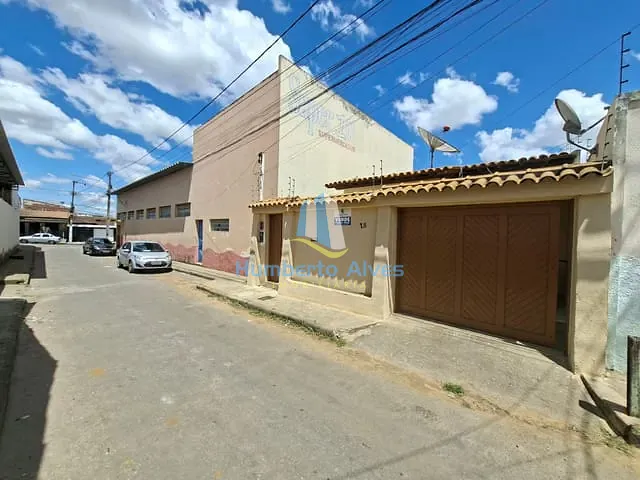 Casa com 141m² 3 quartos e 1 banheiro, à venda, no bairro Alto Maron em Vitória da Conquista
