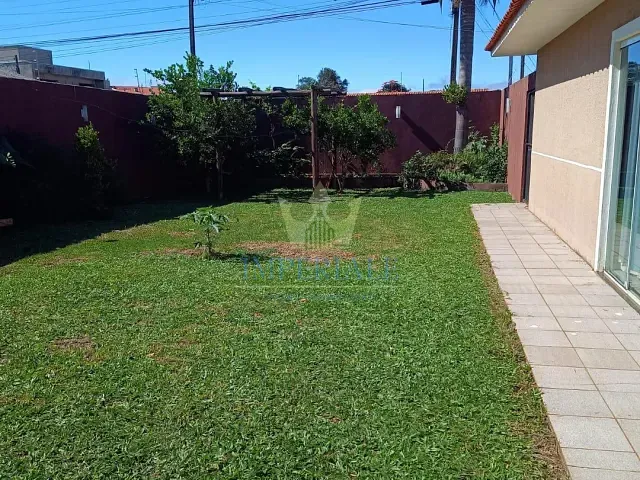 Casa 3 quartos e 3 banheiros, à venda, no bairro Uvaranas em Ponta Grossa