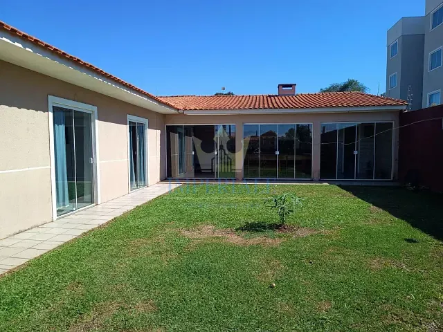 Casa 3 quartos e 3 banheiros, à venda, no bairro Uvaranas em Ponta Grossa