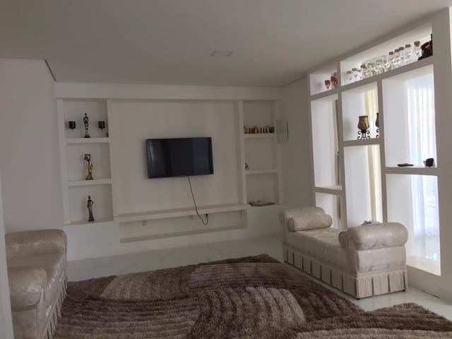 Casa com 450m² 3 quartos e 5 banheiros, à venda, no bairro Vale Azul II em Jundiaí
