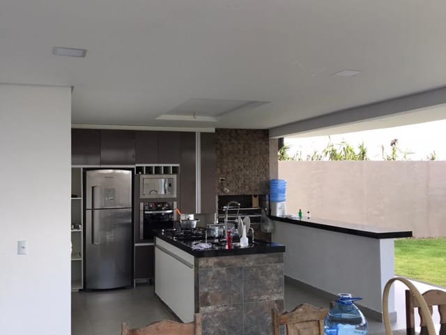 Casa com 450m² 3 quartos e 5 banheiros, à venda, no bairro Vale Azul II em Jundiaí