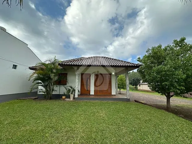 Casa com 111m² 2 quartos e 2 banheiros, à venda, no bairro Centro em Paverama