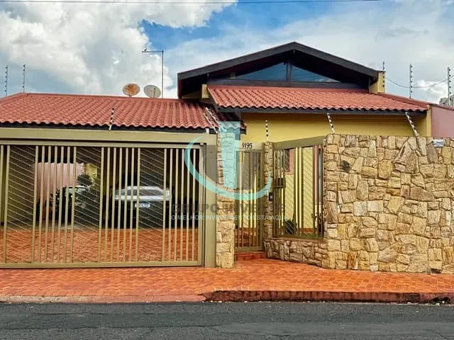 Casa com 389m² 3 quartos e 5 banheiros, à venda, no bairro CENTRO em ARARAQUARA
