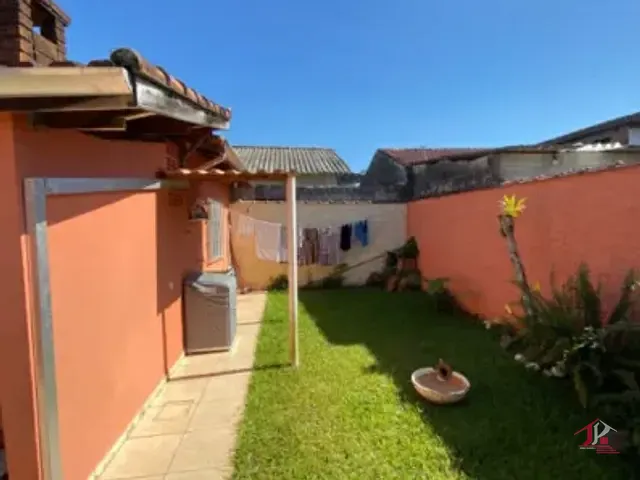 Casa 2 quartos e 2 banheiros, à venda, no bairro Cibratel (Chácaras) em Itanhaém