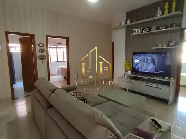 Casa com 360m² 4 quartos e 3 banheiros, para alugar, no bairro CENTRO NORTE em Cuiabá