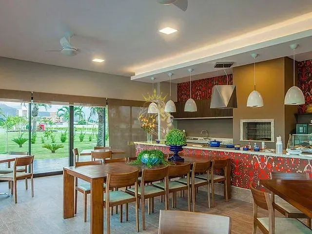 Casa com 1000m² 4 quartos e 6 banheiros, à venda, no bairro Centro em Camboriú