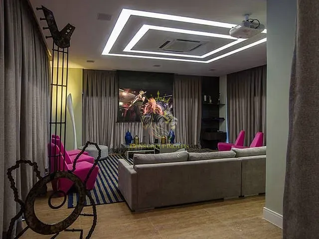 Casa com 1000m² 4 quartos e 6 banheiros, à venda, no bairro Centro em Camboriú