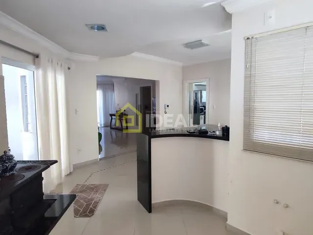 Casa 4 quartos e 3 banheiros, à venda, no bairro Cinquentenário em Concórdia
