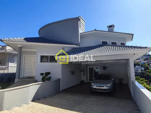 Casa 4 quartos e 3 banheiros, à venda, no bairro Cinquentenário em Concórdia