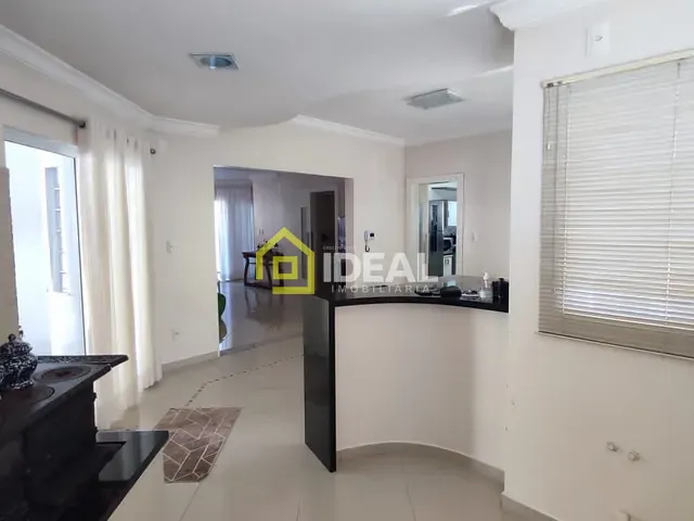 Casa 4 quartos e 3 banheiros, à venda, no bairro Cinquentenário em Concórdia