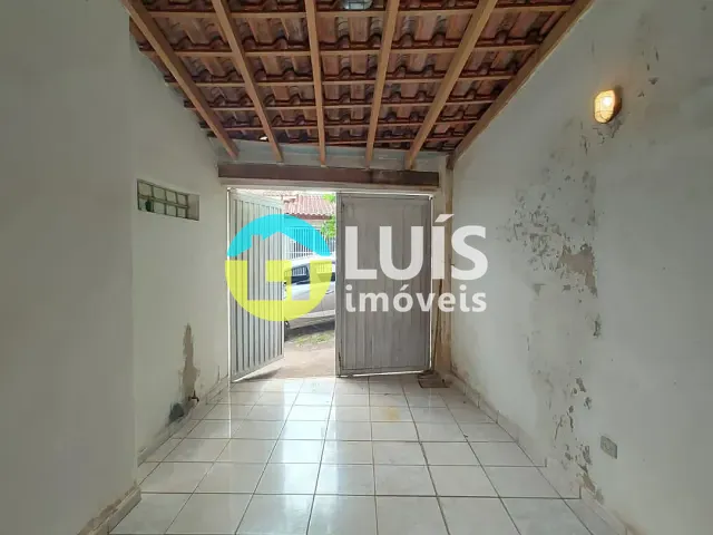 Casa 2 quartos e 2 banheiros, à venda, no bairro Centro em Guaranésia