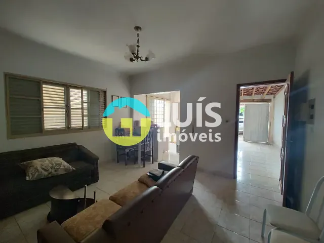 Casa 2 quartos e 2 banheiros, à venda, no bairro Centro em Guaranésia