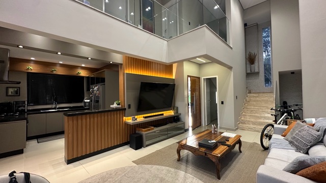 Casa com 317m² 3 quartos e 5 banheiros, à venda, no bairro Esperança em Londrina