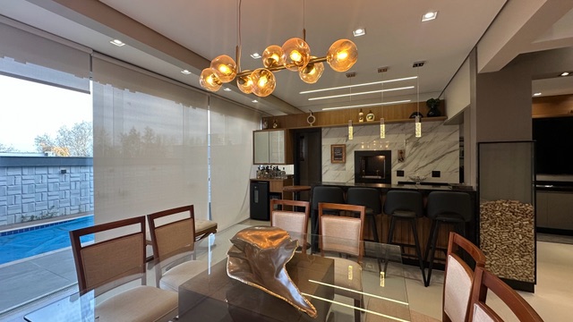 Casa com 317m² 3 quartos e 5 banheiros, à venda, no bairro Esperança em Londrina