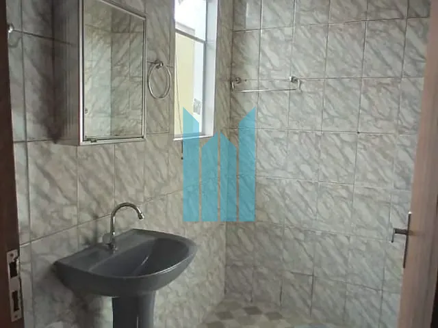 Casa com 200m² 2 quartos e 2 banheiros, à venda, no bairro Estância São José em Poços de Caldas