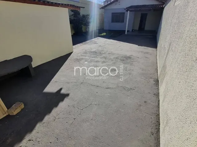 Casa 3 quartos e 1 banheiro, para alugar, no bairro Setor Coimbra em Goiânia