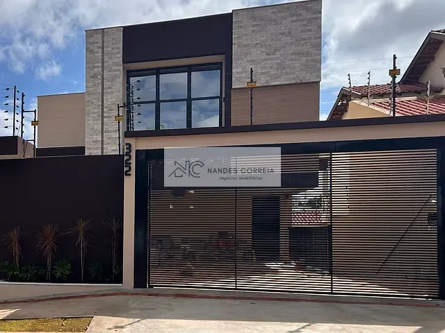 Casa 3 quartos e 4 banheiros, à venda, no bairro Universitário em Londrina