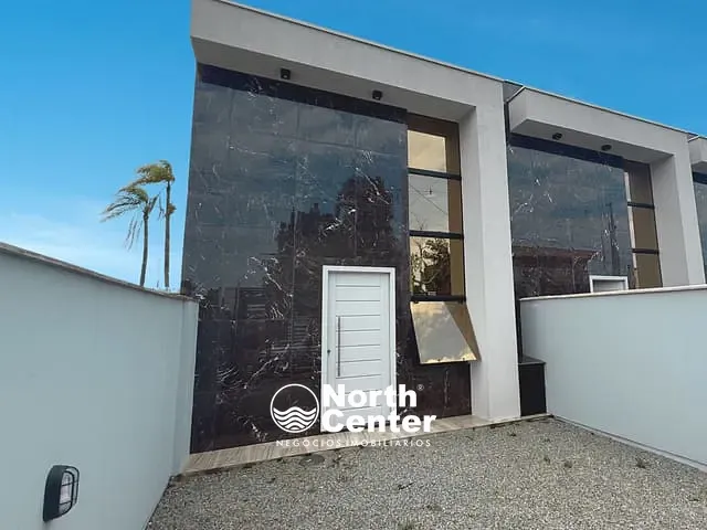 Casa com 150m² 3 quartos e 2 banheiros, à venda, no bairro Costeira em Balneário Barra do Sul