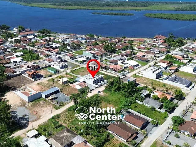 Casa com 150m² 3 quartos e 2 banheiros, à venda, no bairro Costeira em Balneário Barra do Sul