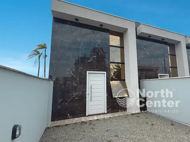 Casa com 150m² 3 quartos e 2 banheiros, à venda, no bairro Costeira em Balneário Barra do Sul