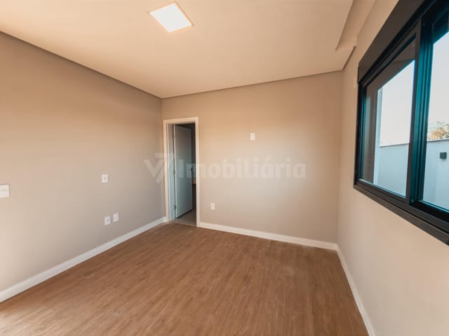 Casa com 700m² 4 quartos e 6 banheiros, à venda, no bairro Jardim Tarobá em Cambé