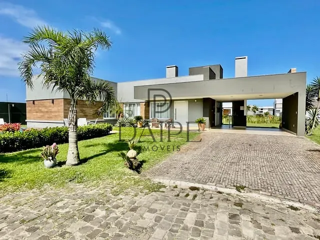 Casa com 800m² 3 quartos e 2 banheiros, à venda, no bairro Atlântida-Sul em Xangri-Lá