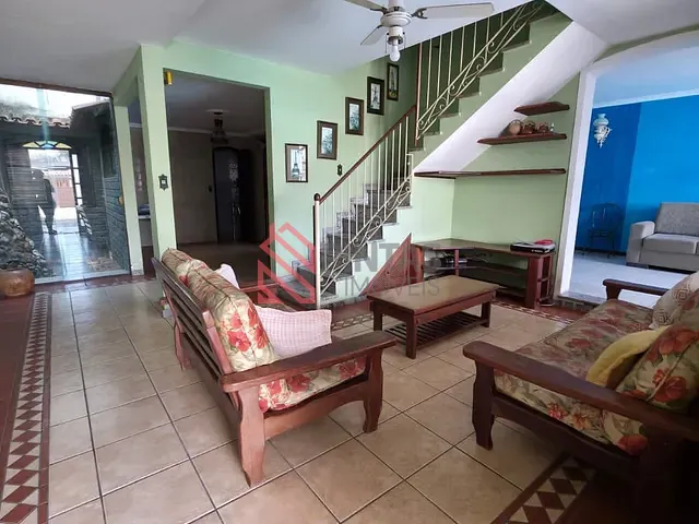 Casa com 675m², para alugar, no bairro Centro em Iguaba Grande