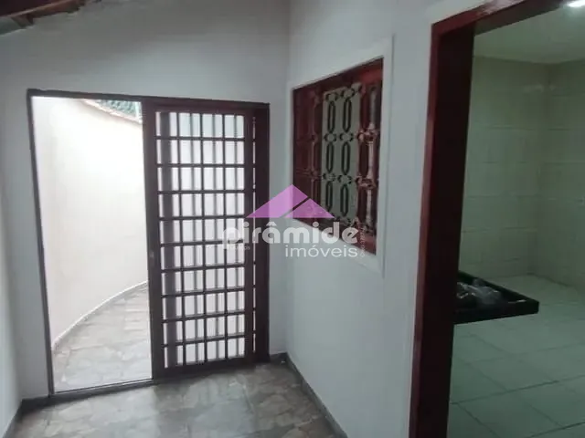 Casa com 70m² 2 quartos e 1 banheiro, à venda, no bairro Vila Rica em São José dos Campos