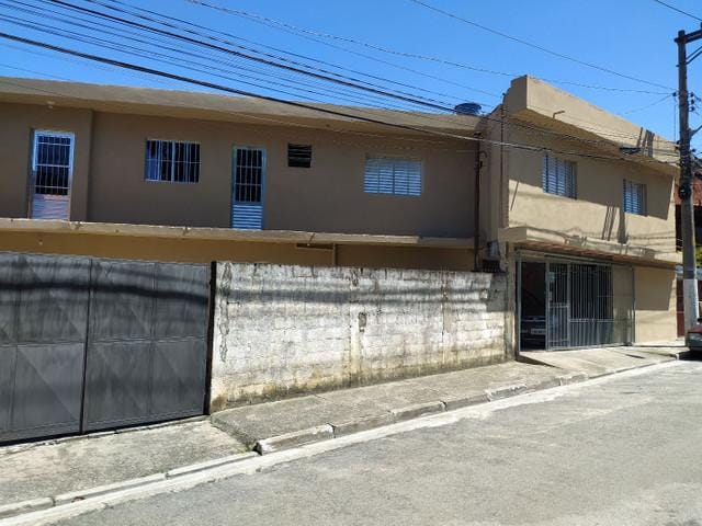 Casa com 142m² 5 quartos e 2 banheiros, à venda, no bairro Industrial Anhangüera em Osasco