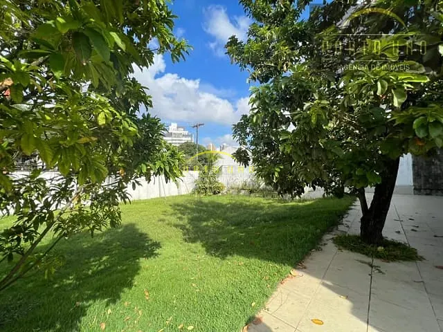 Casa com 864m², para alugar, no bairro Caminho das Árvores em Salvador