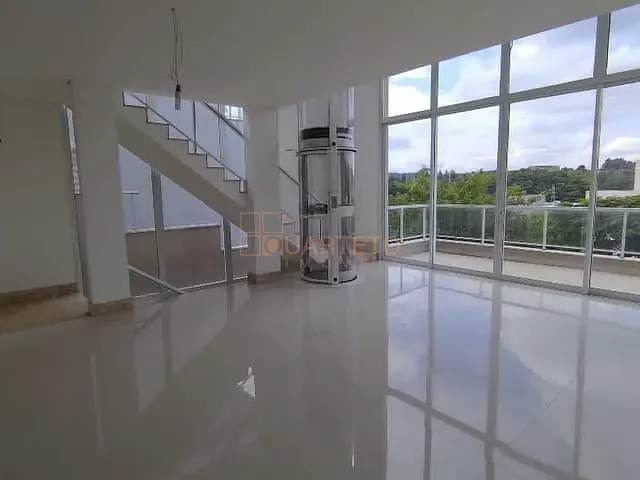 Casa com 470m² 4 quartos e 5 banheiros, à venda, no bairro Alphaville em Santana de Parnaíba