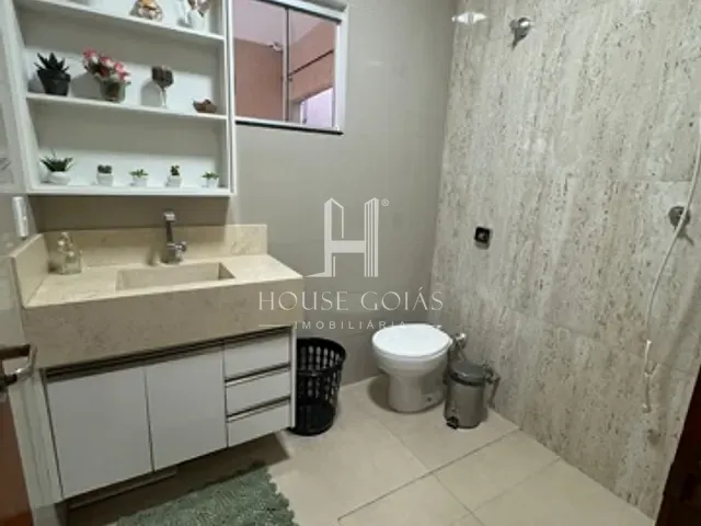 Casa com 492m² 3 quartos e 2 banheiros, à venda, no bairro Setor Santa Rita em Goiânia