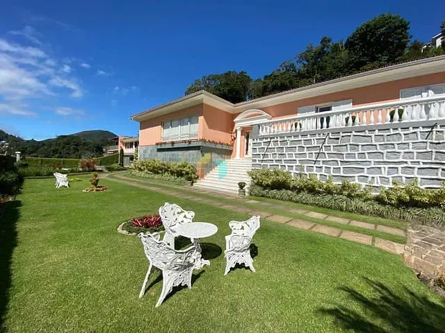 Casa com 3400m² 5 quartos e 4 banheiros, à venda, no bairro Coronel Veiga em Petrópolis