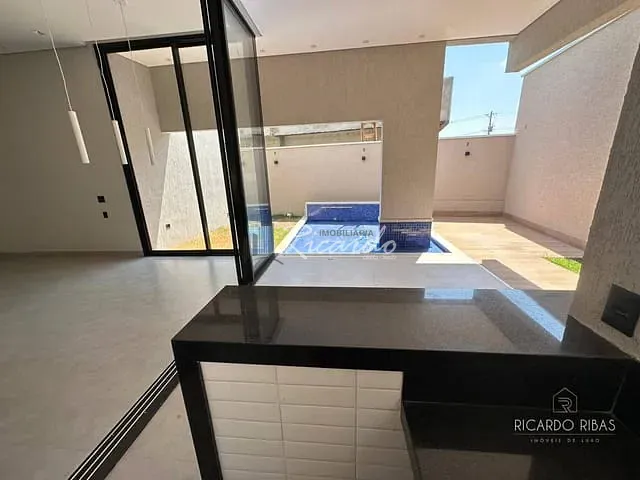 Casa com 361m², à venda, no bairro Residencial Parqville Jacarandá em Aparecida De Goiânia