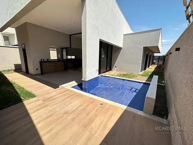 Casa com 361m², à venda, no bairro Residencial Parqville Jacarandá em Aparecida De Goiânia