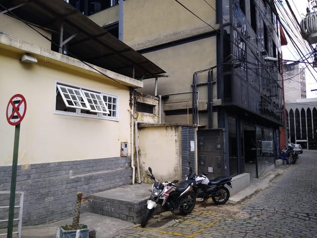 Casa à venda ou para alugar, no bairro Centro em Petrópolis