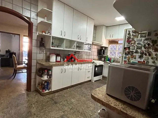 Casa com 200m² 5 quartos e 3 banheiros, à venda, no bairro Guará II em Brasília