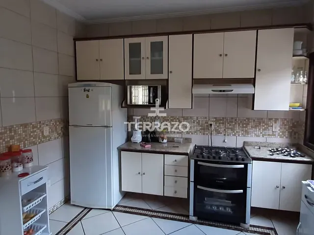 Casa com 420m² 4 quartos e 2 banheiros, à venda, no bairro Sessenta em Volta Redonda